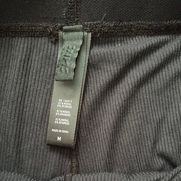 SKIMS GIRLFRIEND Boxer Briefs NWOT - Picture 5 of 6